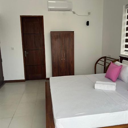 Silina Airport Residence & Transit Hotel Katunayake Exterior photo