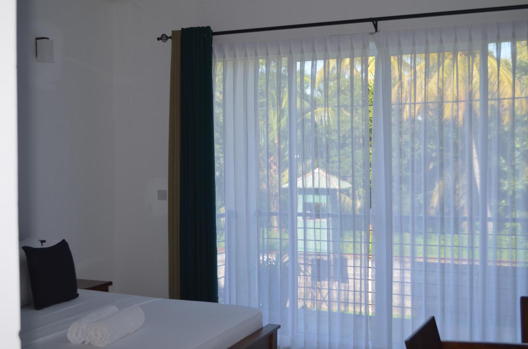 Silina Airport Residence & Transit Hotel Katunayake Exterior photo