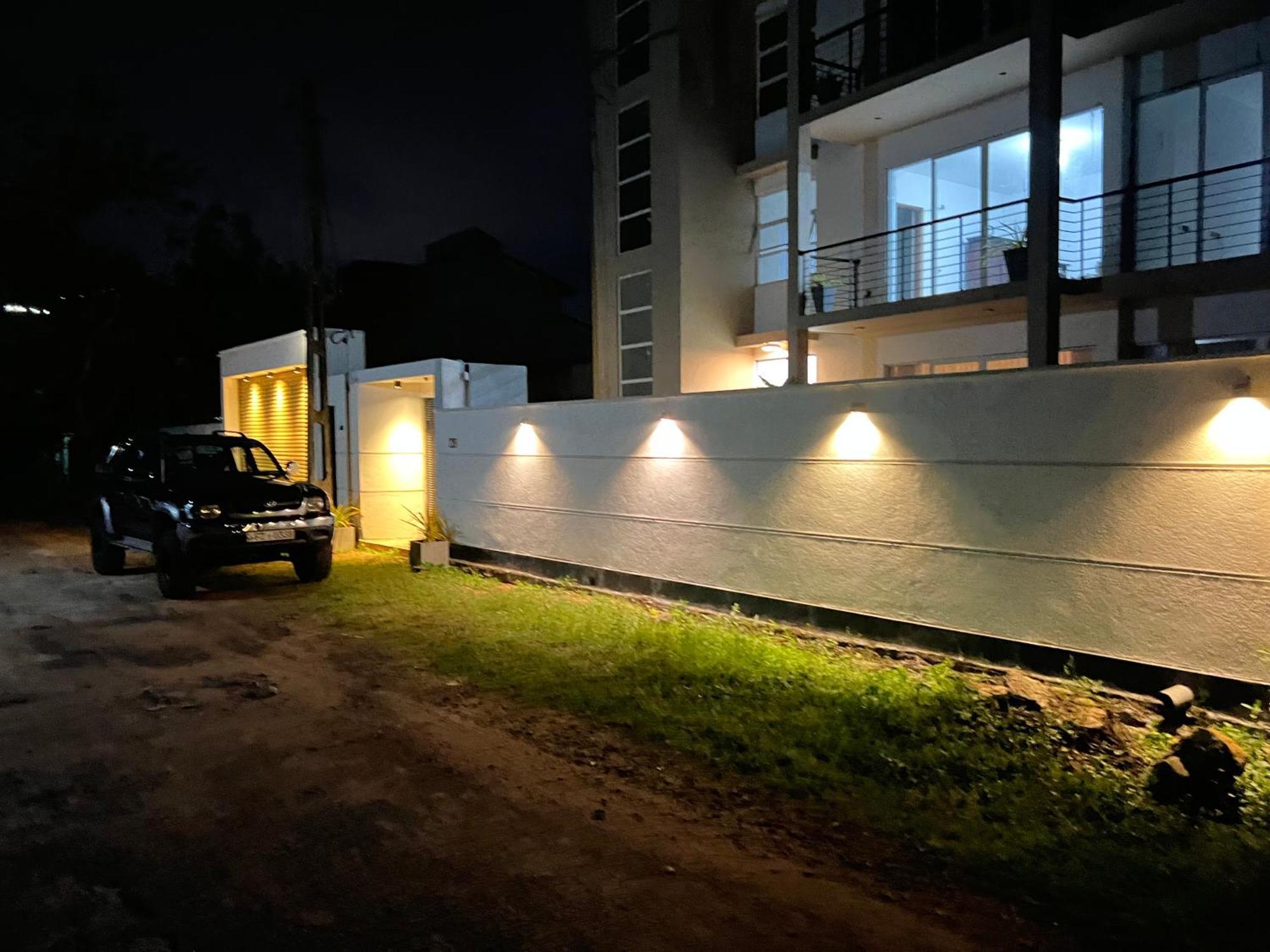 Silina Airport Residence & Transit Hotel Katunayake Exterior photo