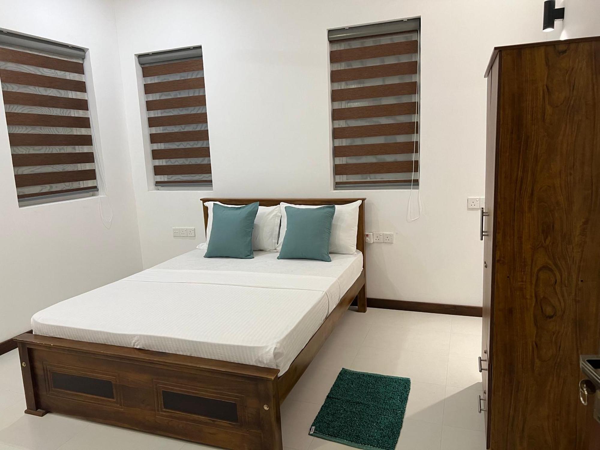 Silina Airport Residence & Transit Hotel Katunayake Exterior photo